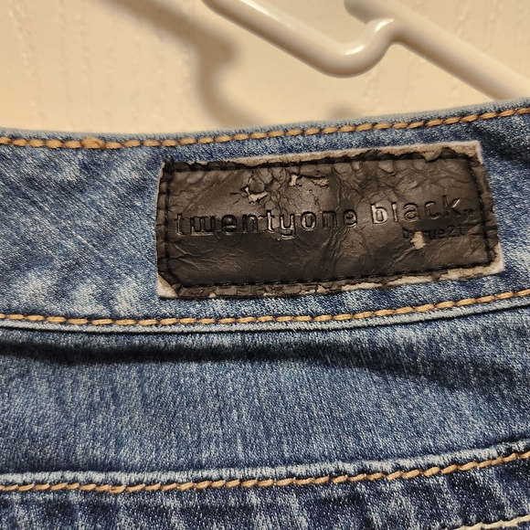 TwentyOne Black Jeans - Picture 2 of 4